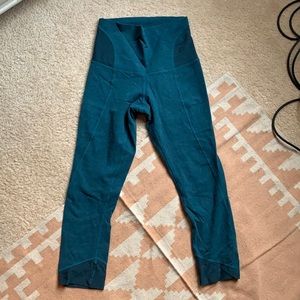 Emerald green Lululemon cropped leggings size 4